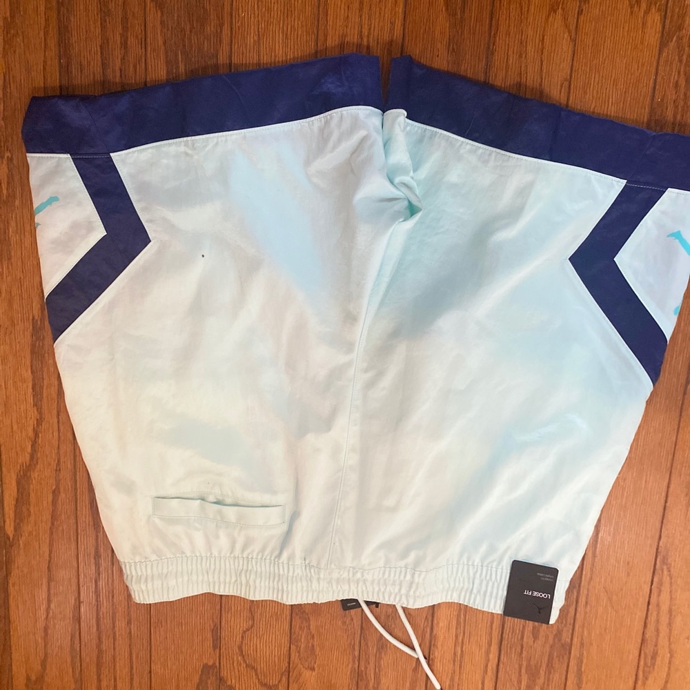 Shorts - Picture 8 of 9